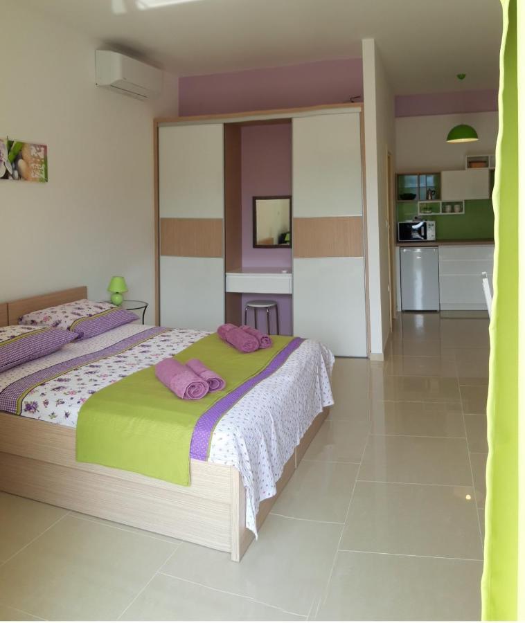 Mare And Terra Apartments Рабац Екстериор снимка