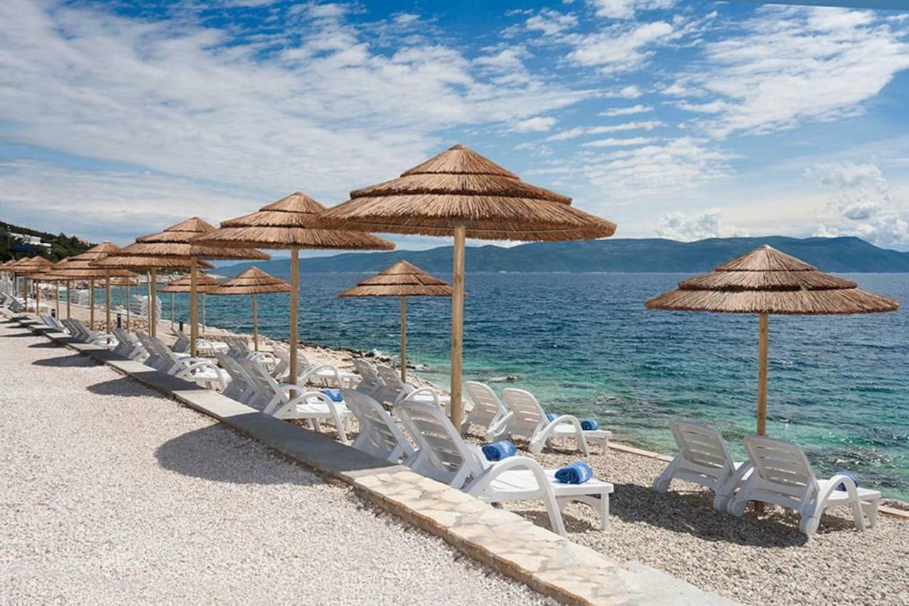 Mare And Terra Apartments Рабац Екстериор снимка