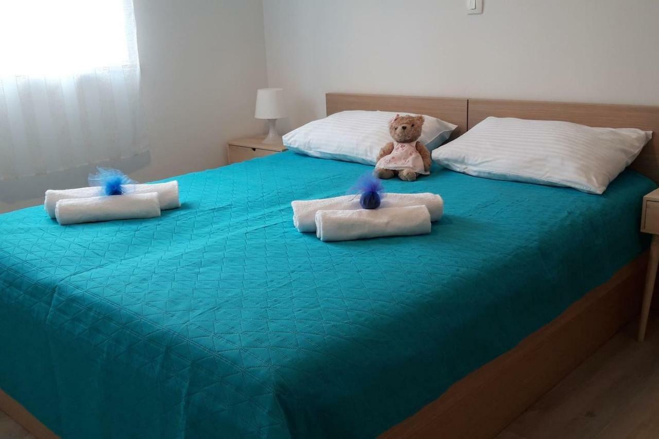 Mare And Terra Apartments Рабац Екстериор снимка