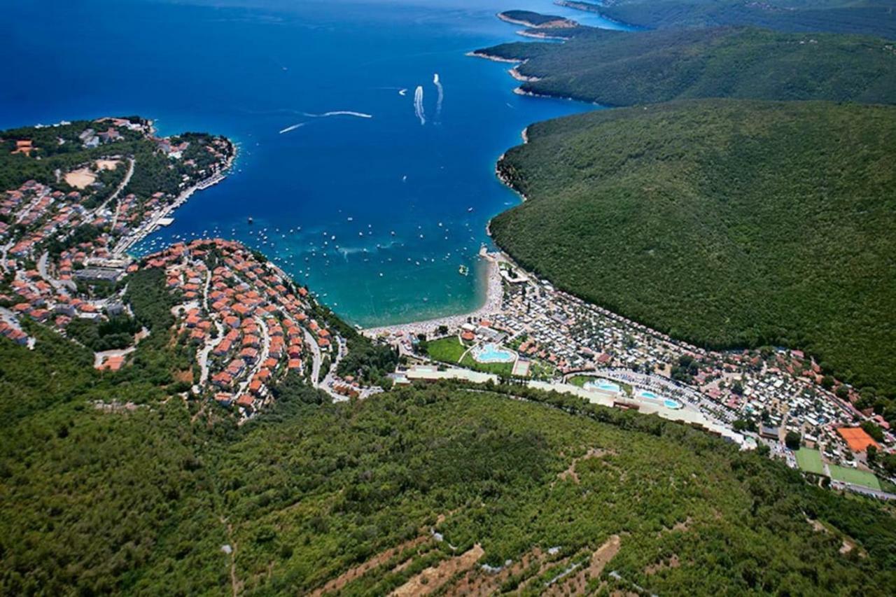 Mare And Terra Apartments Рабац Екстериор снимка
